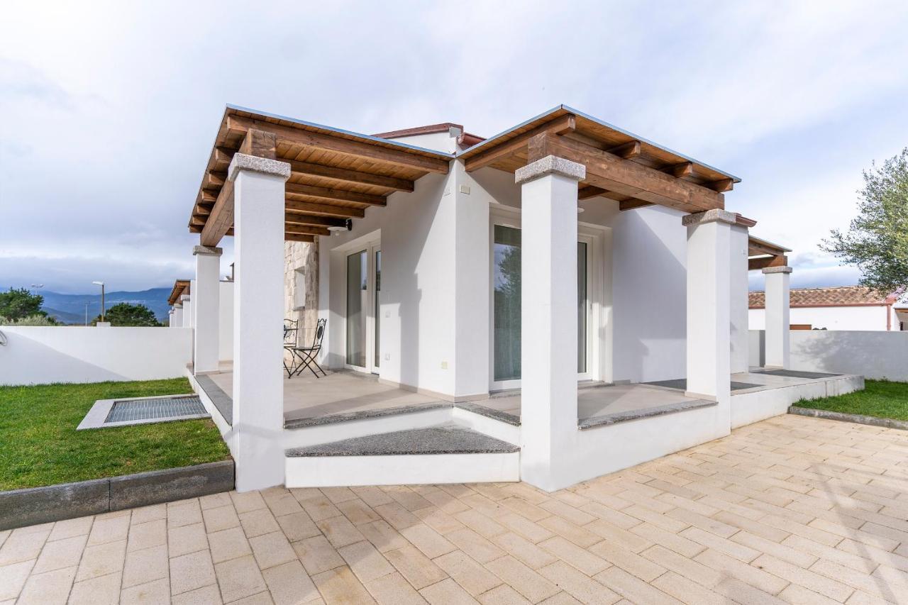 Villa Elena - Affitti Brevi Italia Àrbatax Buitenkant foto